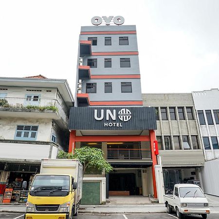 Hotel O Genteng Near Genteng Market Formerly Uno Hotel 수라바야 외부 사진