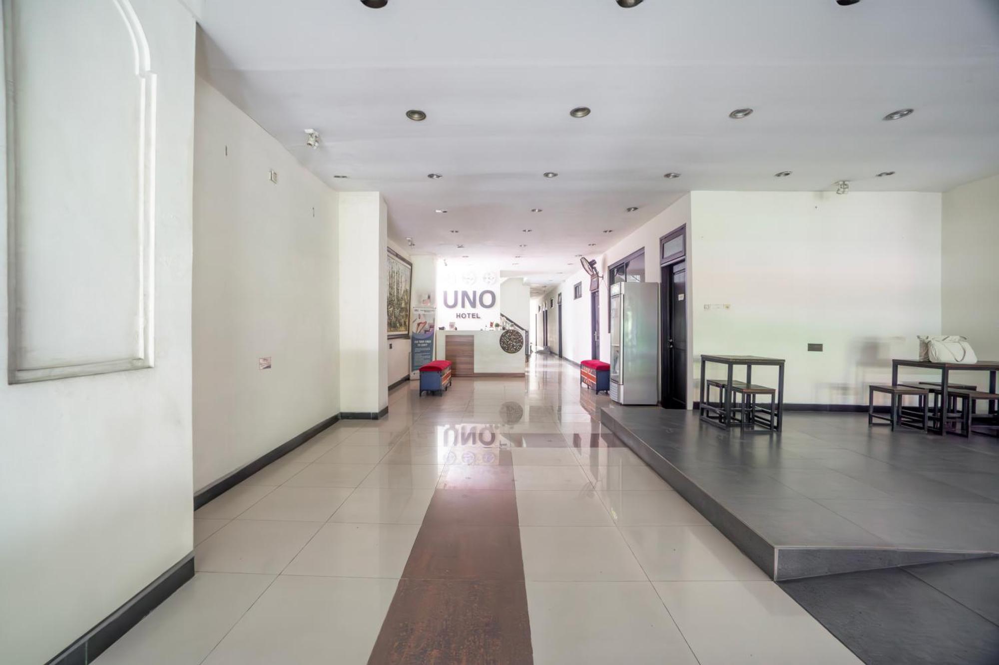 Hotel O Genteng Near Genteng Market Formerly Uno Hotel 수라바야 외부 사진